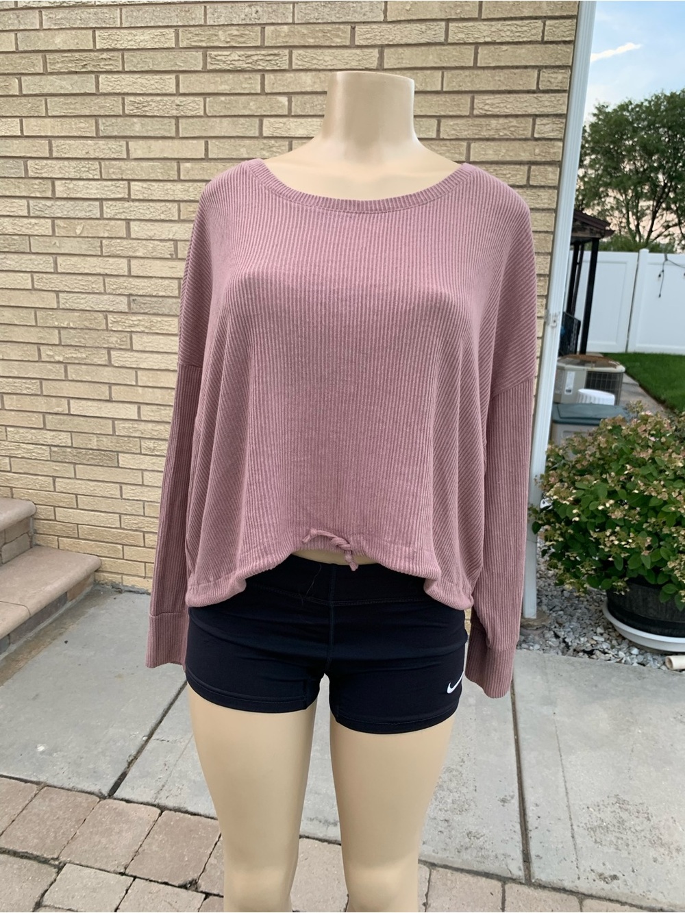 Express mauve Women's Ribbed Top size M new